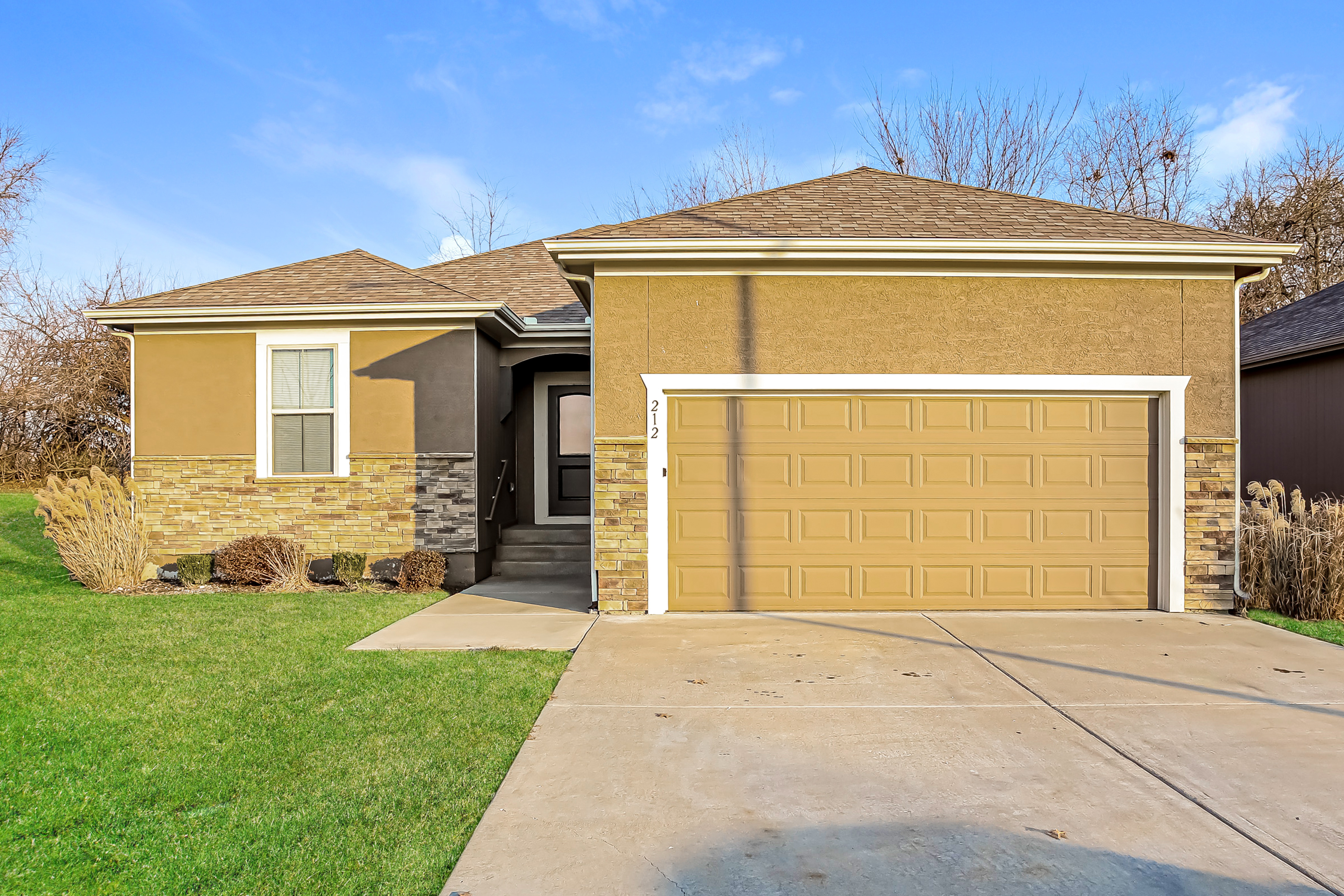 212 NE Katie Ct Grain Valley, MO 64029